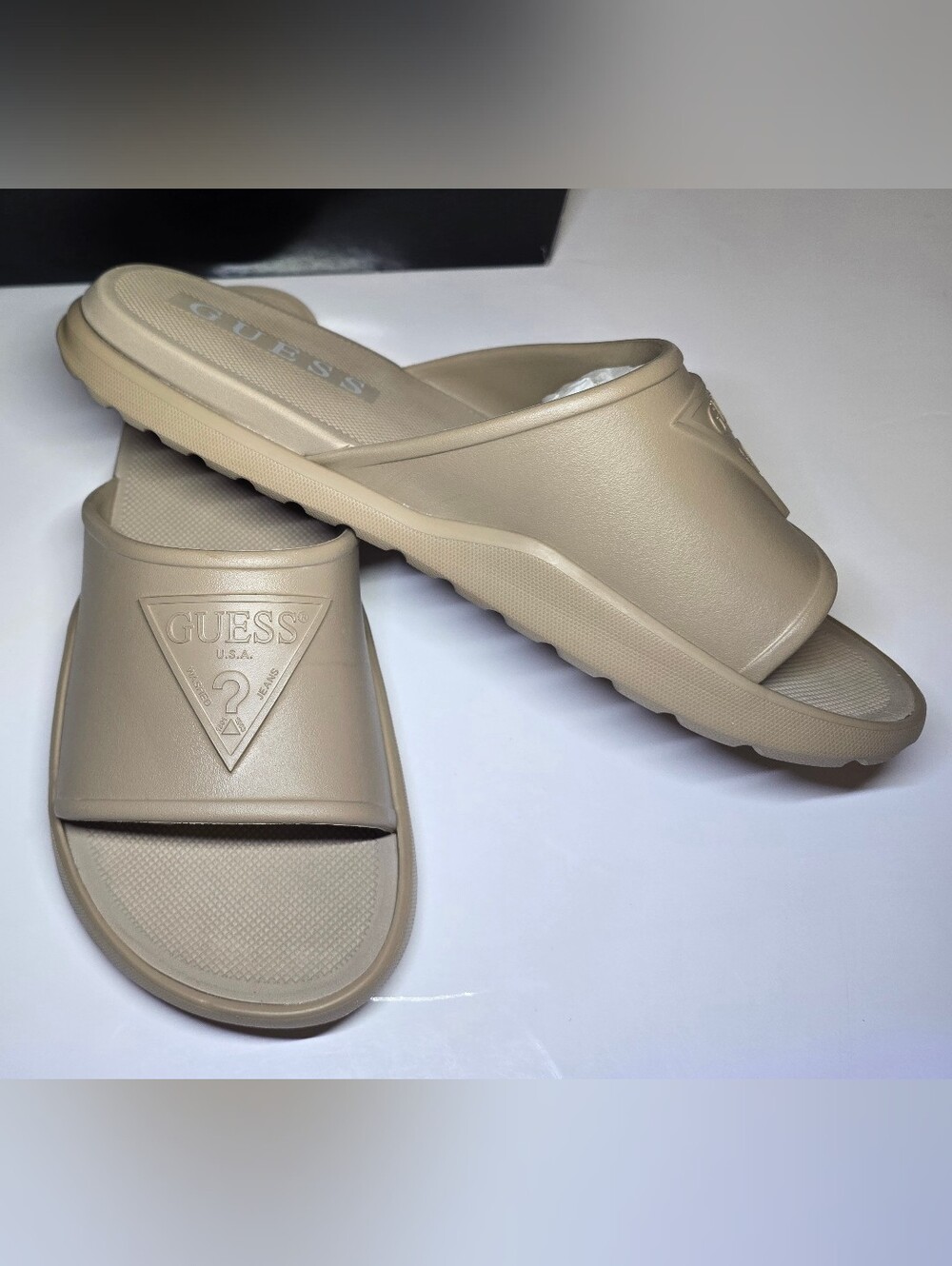 NEW NIB GUESS Men’s Marock Slide Sandal Size 12 Light Natural